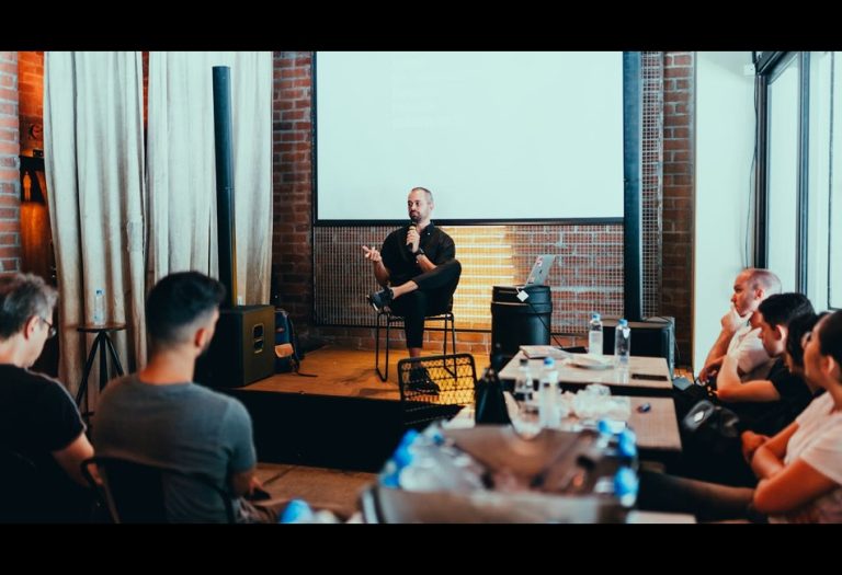 Benefits Of Hiring A Professional Speaker At Your Event