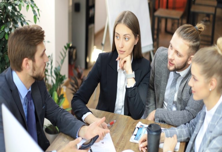 The Cost-Effectiveness of Outsourcing SEO vs. In-House Teams