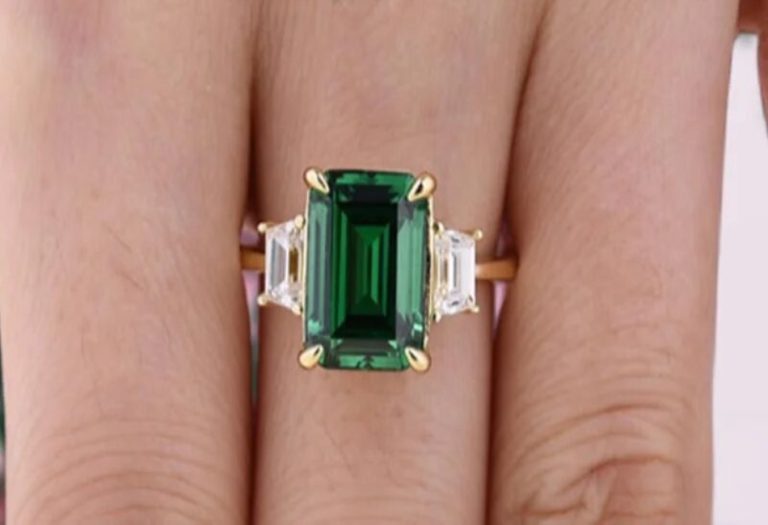 Styling Emerald Jewelry for a Bold and Elegant Look