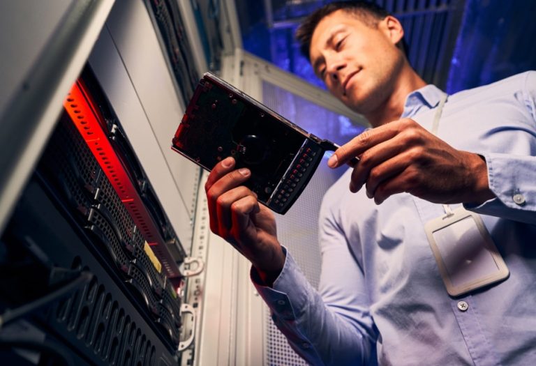 Data Center Decommissioning: Risks and How to Mitigate Them