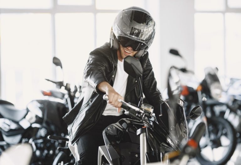 How Motorcycle Seat Height Influences Rider Safety and Balance