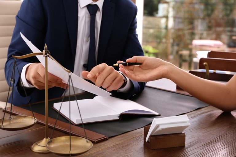 How a DUI Lawyer Can Help Minimize the Consequences of a DUI Charge
