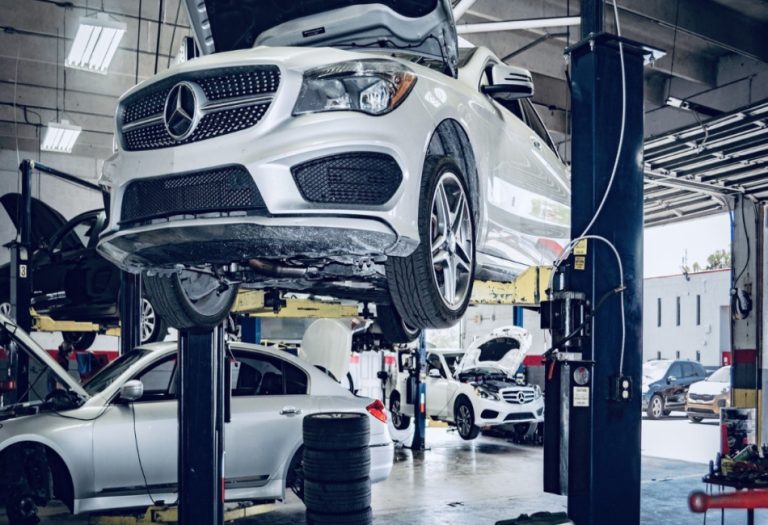 Spa Resorts to Skyscrapers – Phoenix vs Boston Through the Lens of Luxury Car Services