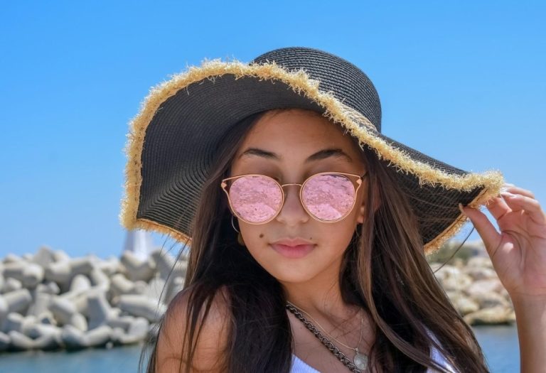 Sunglasses and Outdoor Adventures: A Lifestyle Essentia