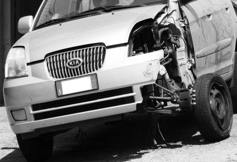 Top Signs It’s Time to Take Your Vehicle to a Car Wrecker