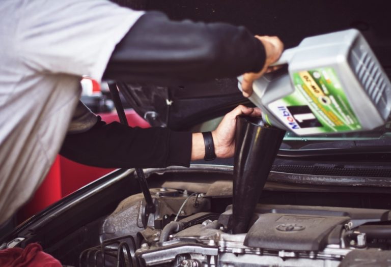 How Routine Oil Changes Can Extend Your Vehicle’s Lifespan