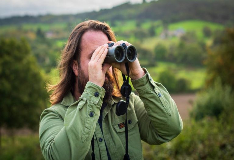 A Comprehensive Guide to Binoculars: Types, Uses, and Tips