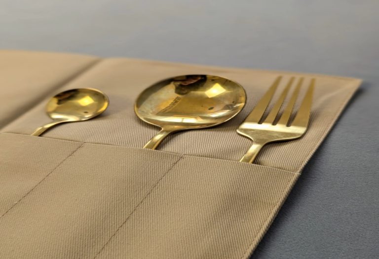 Reusable Cutlery Pouches: A Sustainable Option for Modern Restaurants