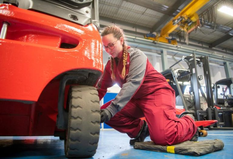 A Guide to Forklift Repair and Maintenance to Ensure Longevity